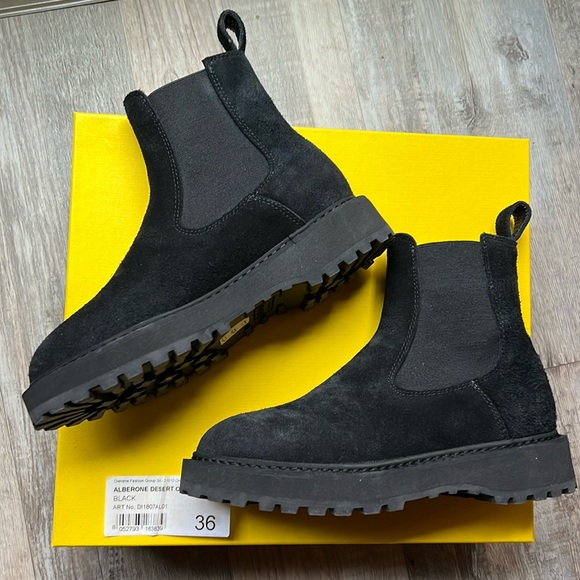 NEW suede Chelsea boots by Diemme size 6 (IT 36) - Picture 1 of 5